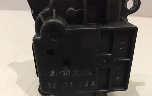 Nissan Juke I F15 Air flap motor/actuator 277301KA0A 120114A