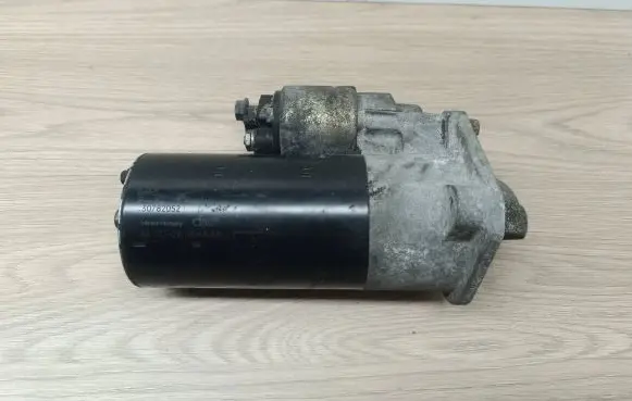 Volvo V70 Starter motor 30782052