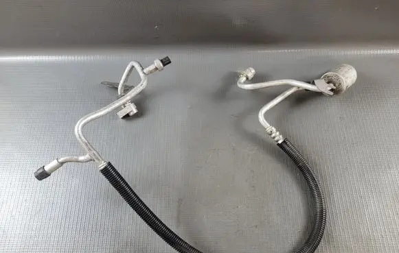 Air conditioning (A/C) pipe/hose