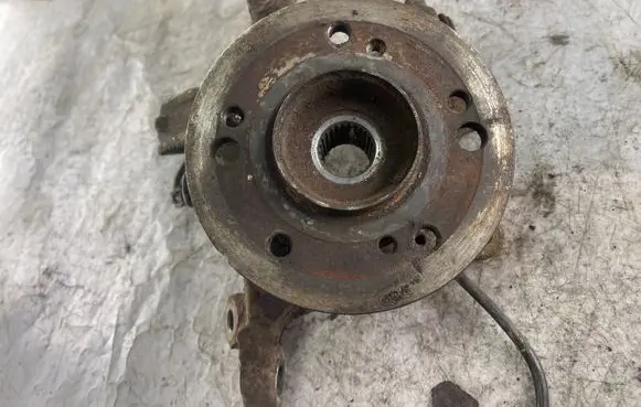 Mercedes-Benz E W210 Rear wheel hub spindle/knuckle 