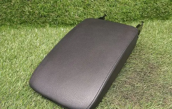 Volkswagen Jetta VI Armrest 5C6864571 5C6864209
