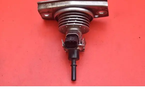 Fuel injector
