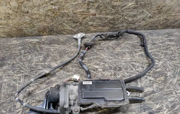 Lexus LS 460 - 600H Hand brake control module 4631050011
