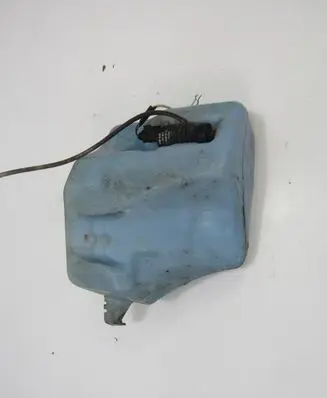 Volkswagen PASSAT B3 Windshield washer fluid reservoir/tank 