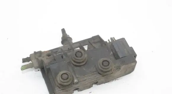 Land Rover Range Rover Sport L320 Air suspension control unit module (rear) RVH000055