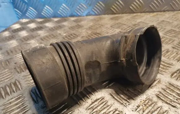 Mini One - Cooper Coupe R56 Air intake duct part 7563812