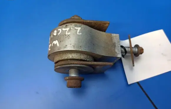 Mercedes-Benz E C207 W207 Rear differential mounting bracket A2043500215