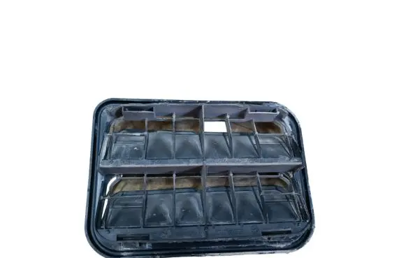 Nissan Almera Tino Quarter panel pressure vent 