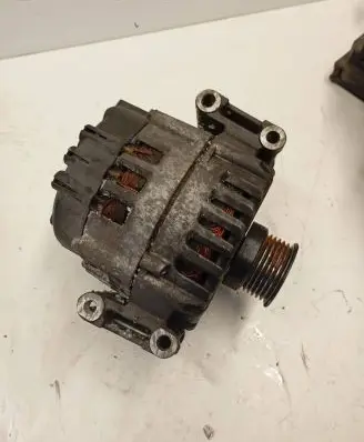 Mercedes-Benz C W204 Generator/alternator A0009067702 FG18S128