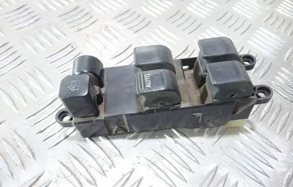 Nissan Primera Electric window control switch