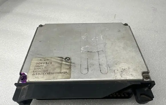 BMW 5 E39 Engine control unit/module 1711600 5WK90322 1429861