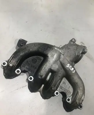Volkswagen PASSAT B6 Intake manifold 03G129713K