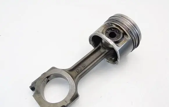 Fiat Stilo Piston with connecting rod A930