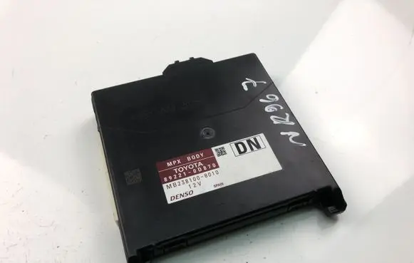 Toyota Yaris Comfort/convenience module 892210D870
