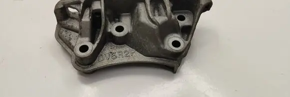 Peugeot 308 Engine mounting bracket 9810957480