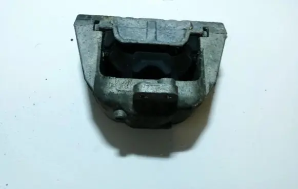 Volkswagen Golf IV Engine mount bracket 0j0199262b