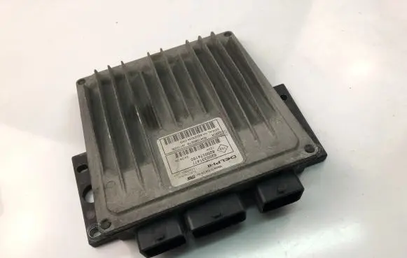 Renault Clio III Engine control unit/module ECU 8200331477 8200374150