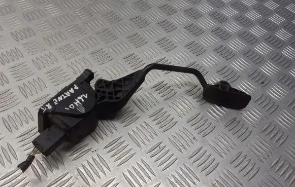 Peugeot Partner Accelerator throttle pedal 9655467180