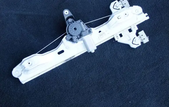 Nissan Qashqai Rear door window regulator with motor 827004EA0A