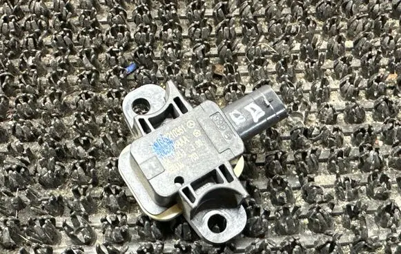 Dodge Durango III Airbag deployment crash/impact sensor 56054084AA A1668210351