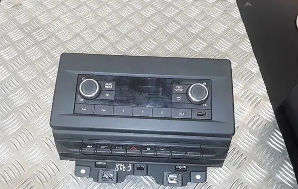 Nissan Primastar Radio/CD/DVD/GPS head unit 281118570r 285j96289r 26977906