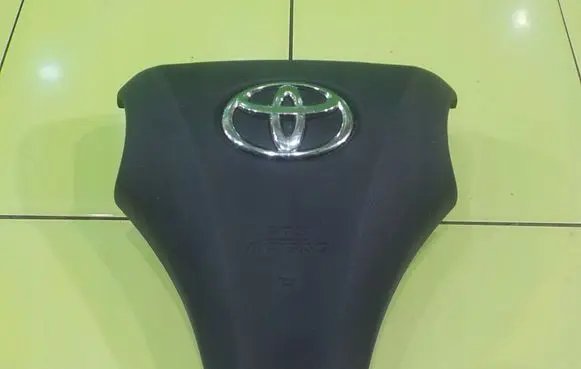 Toyota iQ Steering wheel airbag BAMPT11656