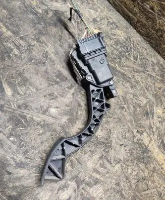 Ford Focus Accelerator throttle pedal 4M519F836AH
