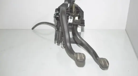BMW X1 F48 F49 Pedal assembly 6870848 35006870848