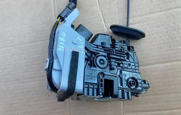 KIA Niro Front door lock