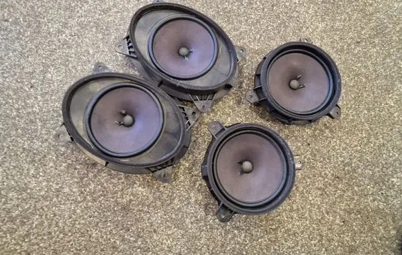 Subaru Legacy Audio system kit 