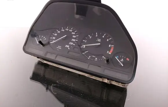 Speedometer (instrument cluster)