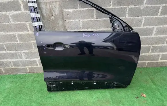 Ford Kuga III Rear door