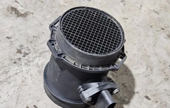 BMW 7 E38 Mass air flow meter 1433567 0280217814