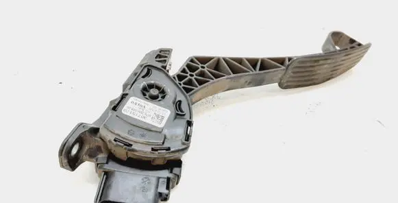 Volvo XC90 Accelerator throttle pedal 30715179