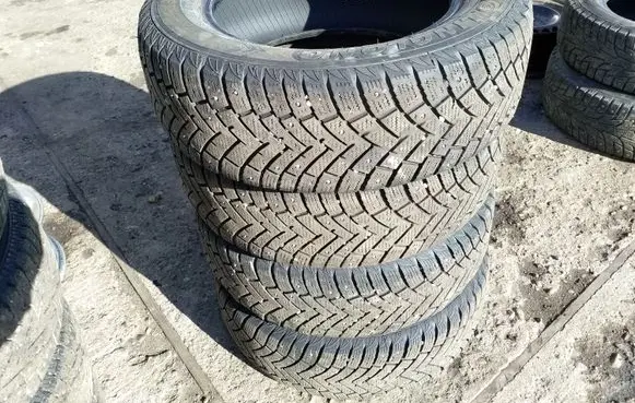 Audi A6 S6 C4 4A R15 winter/snow tires with studs LINGLONG 19565R15