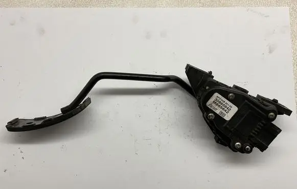 Volvo S40, V40 Accelerator throttle pedal 6PV00830100 M865642 30865642
