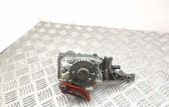 Mercedes-Benz E W212 Oil pump R2781810201 A2761810012