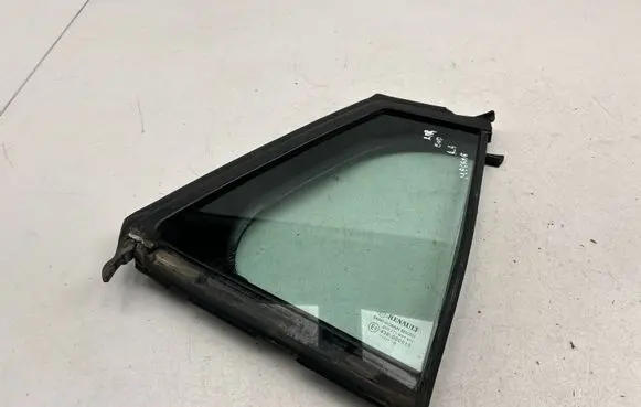 Renault Megane III Rear vent window glass 43R000015