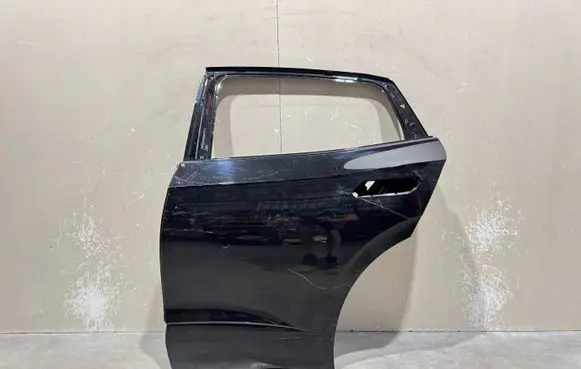 Volkswagen ID.4 Rear door