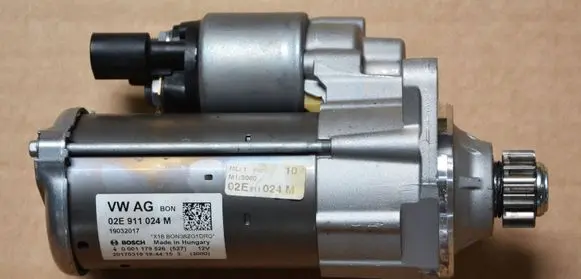 Volkswagen Golf VII Starter motor 02E911024M