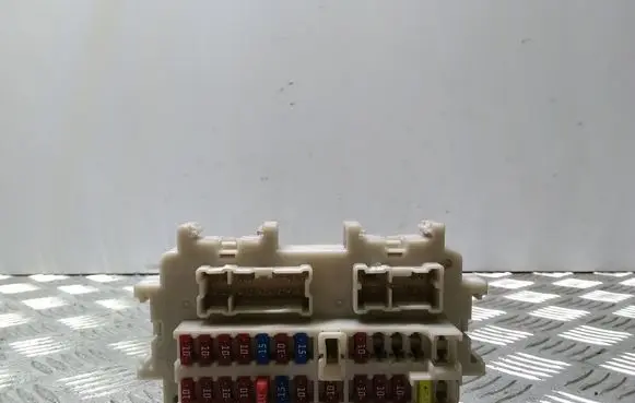 Nissan Pathfinder R51 Fuse module EA00A7C01