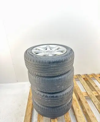 Volkswagen Golf V R15 summer tire 