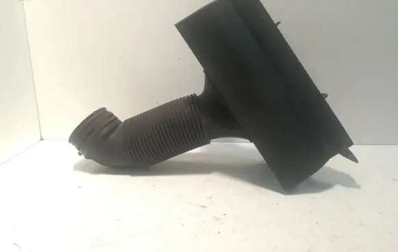 Audi A3 S3 8P Air intake duct part 1K0129618G 1K0129609B