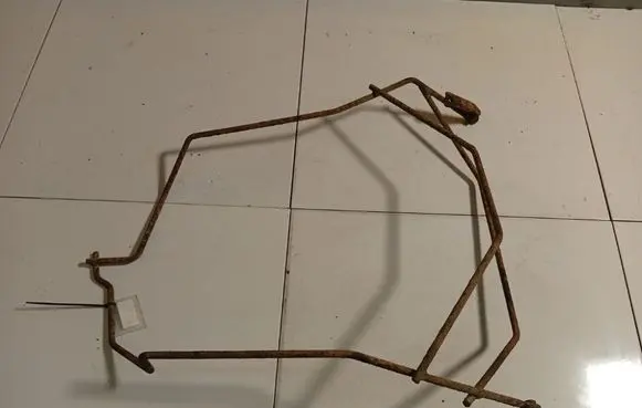 Mitsubishi Grandis Fuel tank mounting bracket