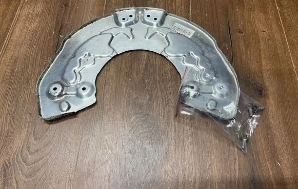 Mercedes-Benz E W213 Front brake disc dust cover plate A0004213520