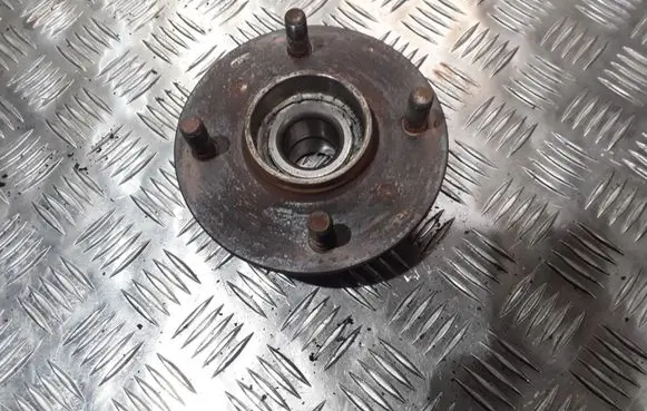 Nissan Almera N16 Rear wheel hub