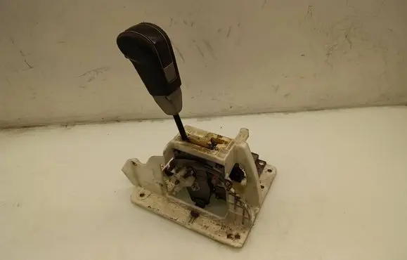 Mitsubishi Pajero Gear shifter/selector 