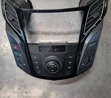 Hyundai i40 Climate control unit 972503ZDD0