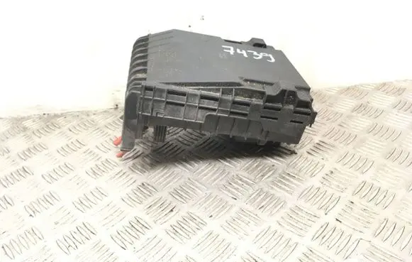 Volkswagen Jetta V Fuse module 1K0937125 017183071