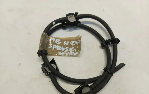 Mercedes-Benz B W247 Windshield washer fluid hose 
